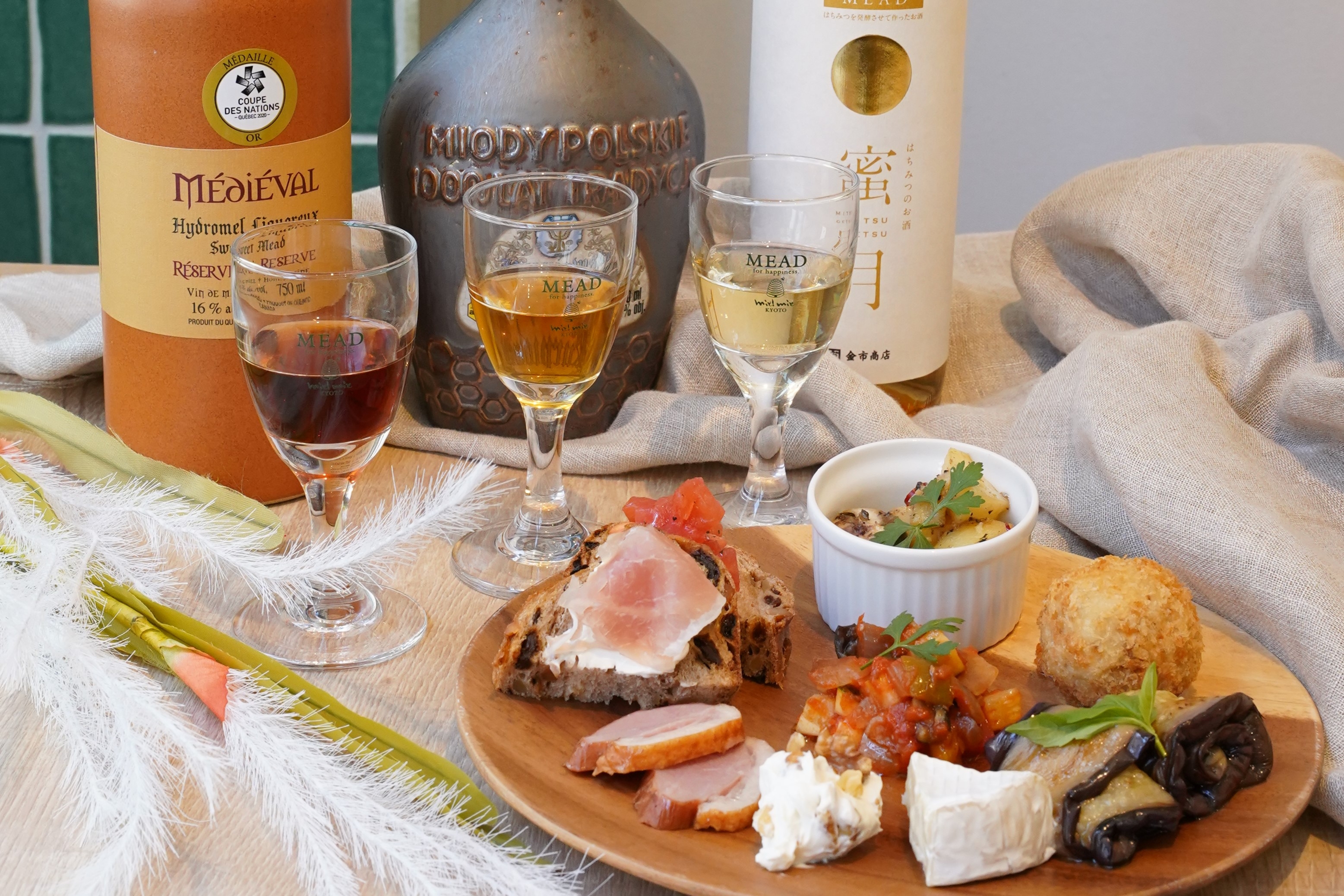 秋の夜長は蜂蜜酒(ミード)を飲まNight! 【2夜限定】京都・蜂蜜専門店でお月見ミードナイト開催