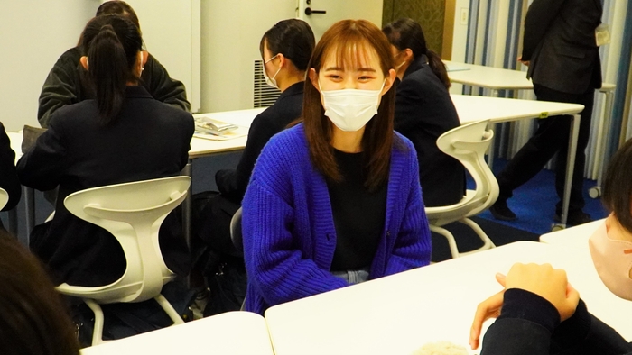 近隣中学校の大学見学会でスタッフ参加(中学生との懇談)