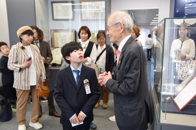 受賞者らから次々と質問