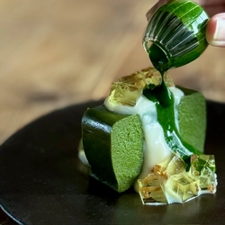 秋を楽しむ。金木犀香る“日本茶テリーヌ”　 黄金に輝く金木犀トッピングが季節限定で登場！ 日本茶カフェ頓宮茶寮(滋賀県)で9月19日より