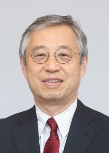 山﨑　登　氏