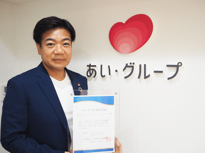 sUrakBgTDgtmllLNwBni.png?w=940&h=940