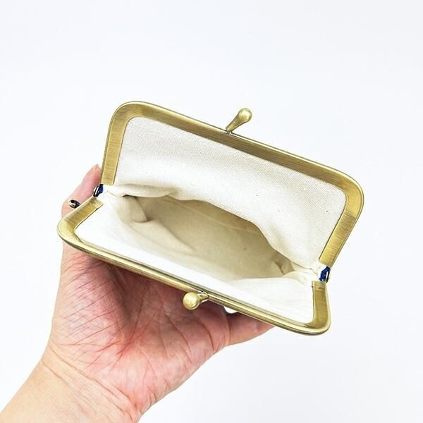 スヌーピーのレトロポップな刺繡がま口