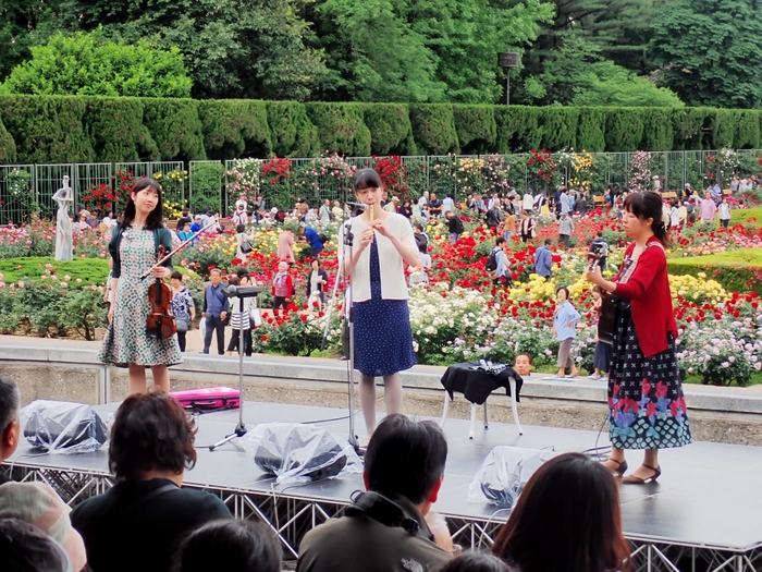 「ばら園コンサート」(平成30年撮影)