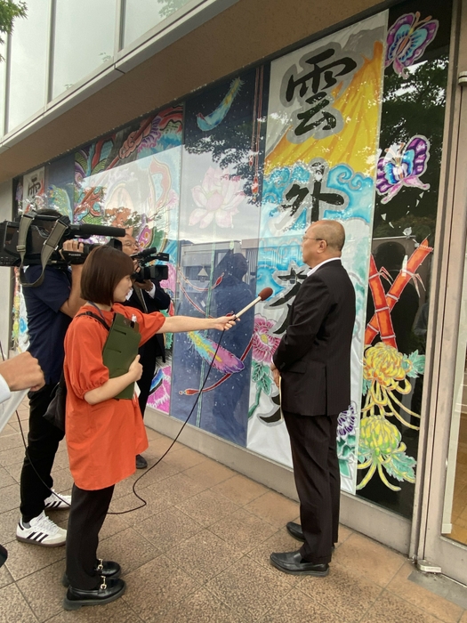 白岩南陽市長(お披露目式の様子)