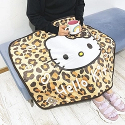 ふわふわあったかいサンリオのブランケット。かわいいキャラクターたちが足元を冷えから守ってくれます。
