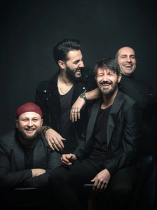 scvaFp5u8fYCkiyqZtCZ.jpeg?w=940&h=940