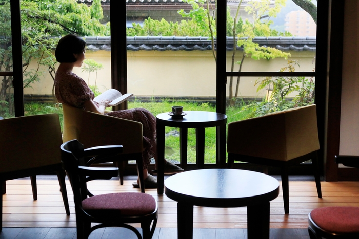 カフェ&ライブラリーで寛ぎのひととき