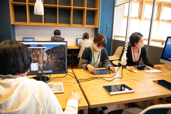 登録無料のドロップイン会員は半日500円から利用可能