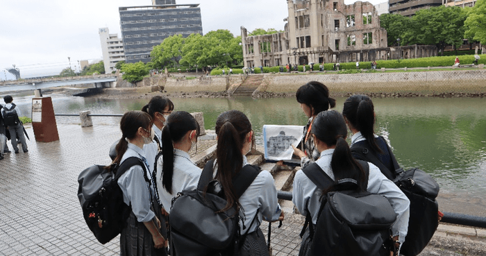 令和6年(2024年)に実施した平和学習「ピースパークツアー」の様子