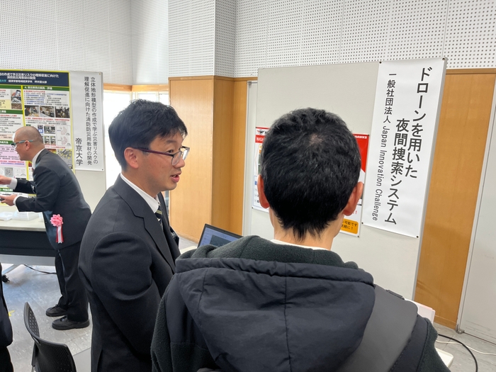 展示発表会場(1)