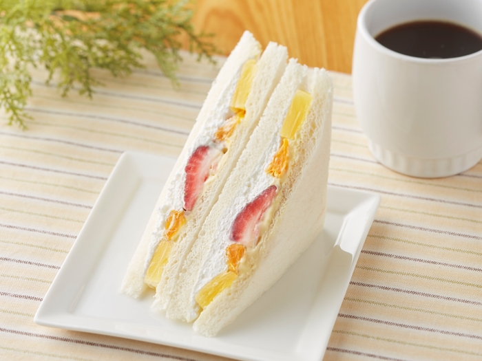 八天堂監修 つぶあん入りフルーツミックスサンド イメージ画像