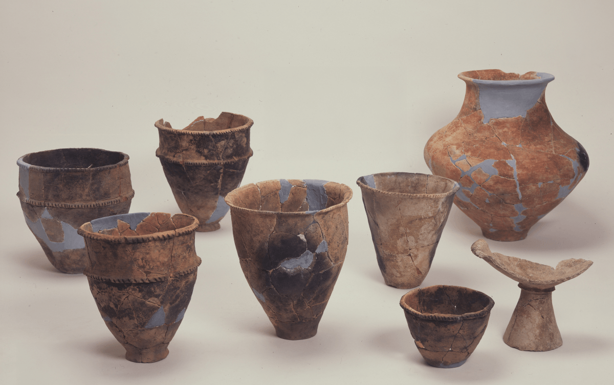 本研究で分析対象の一つとなった下月隈C遺跡遺跡から出土した弥生時代前期の土器群(福岡市埋蔵文化財センター提供)