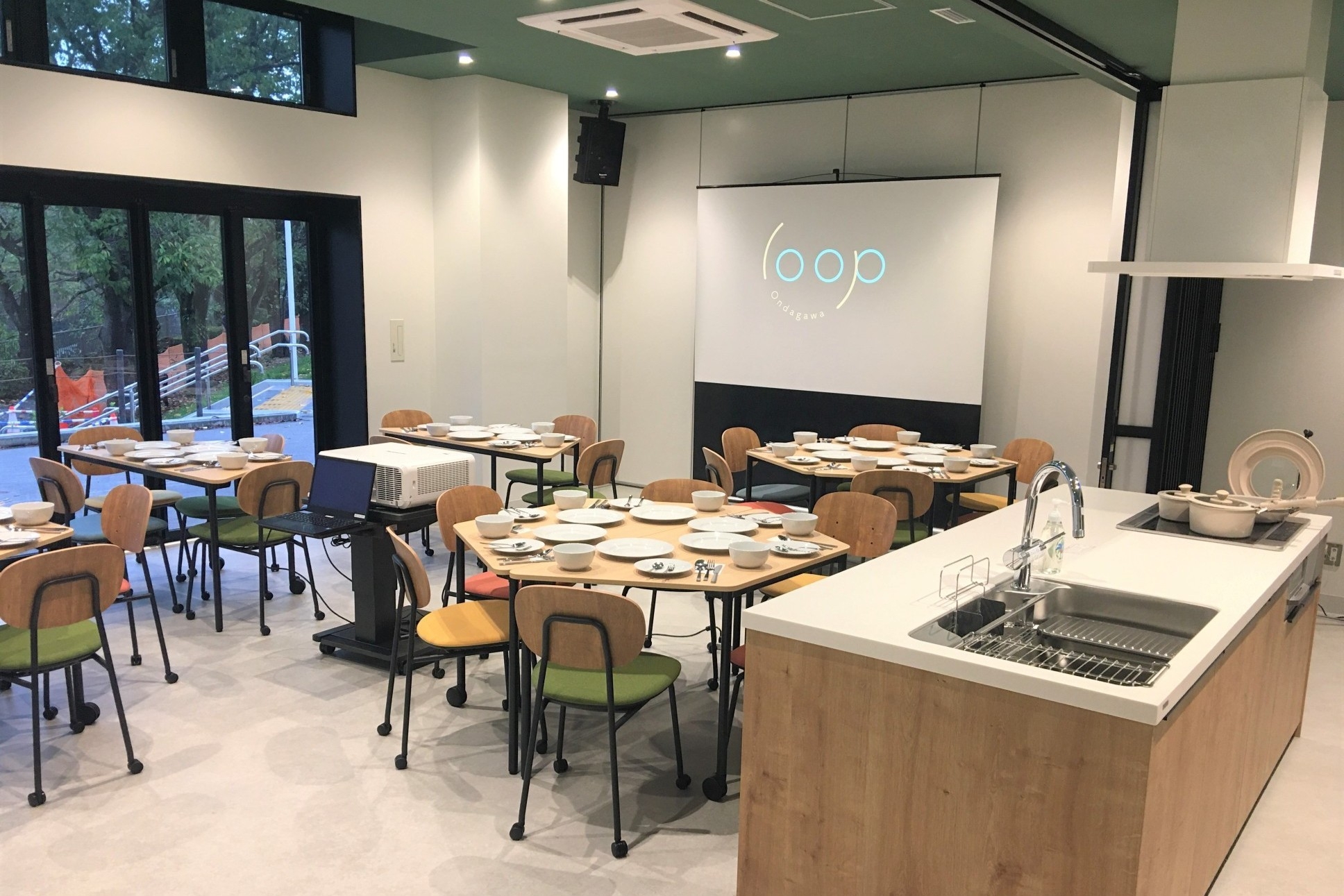 キッチンスペース付き多目的室