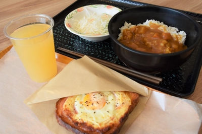 天白キャンパスの2つの学食の「100円朝食」メニュー