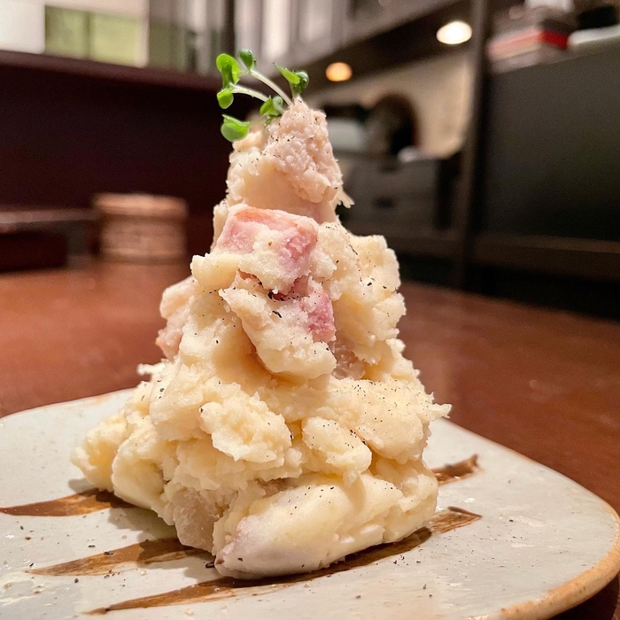 【名物】山わさびといぶりがっこのポテサラ