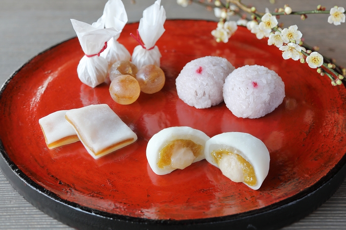 左上:梅一滴/右上:梅おはぎ/左下:春告げ/右下:梅大福