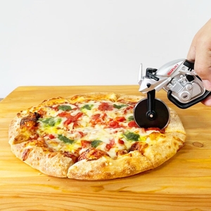スズキのKATANA型ピザカッター「ピザカッターナ」