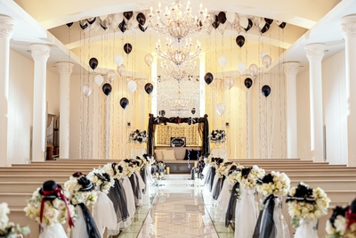 モノクロディスプレイのチャペルを限定開放