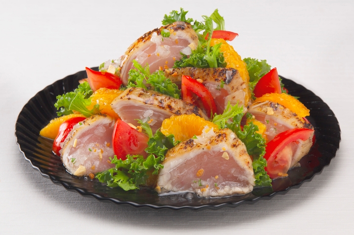 炙りマグロのガーリックマリネ