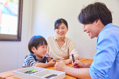 ▲自由に彩って、自分だけの手裏剣をつくろう