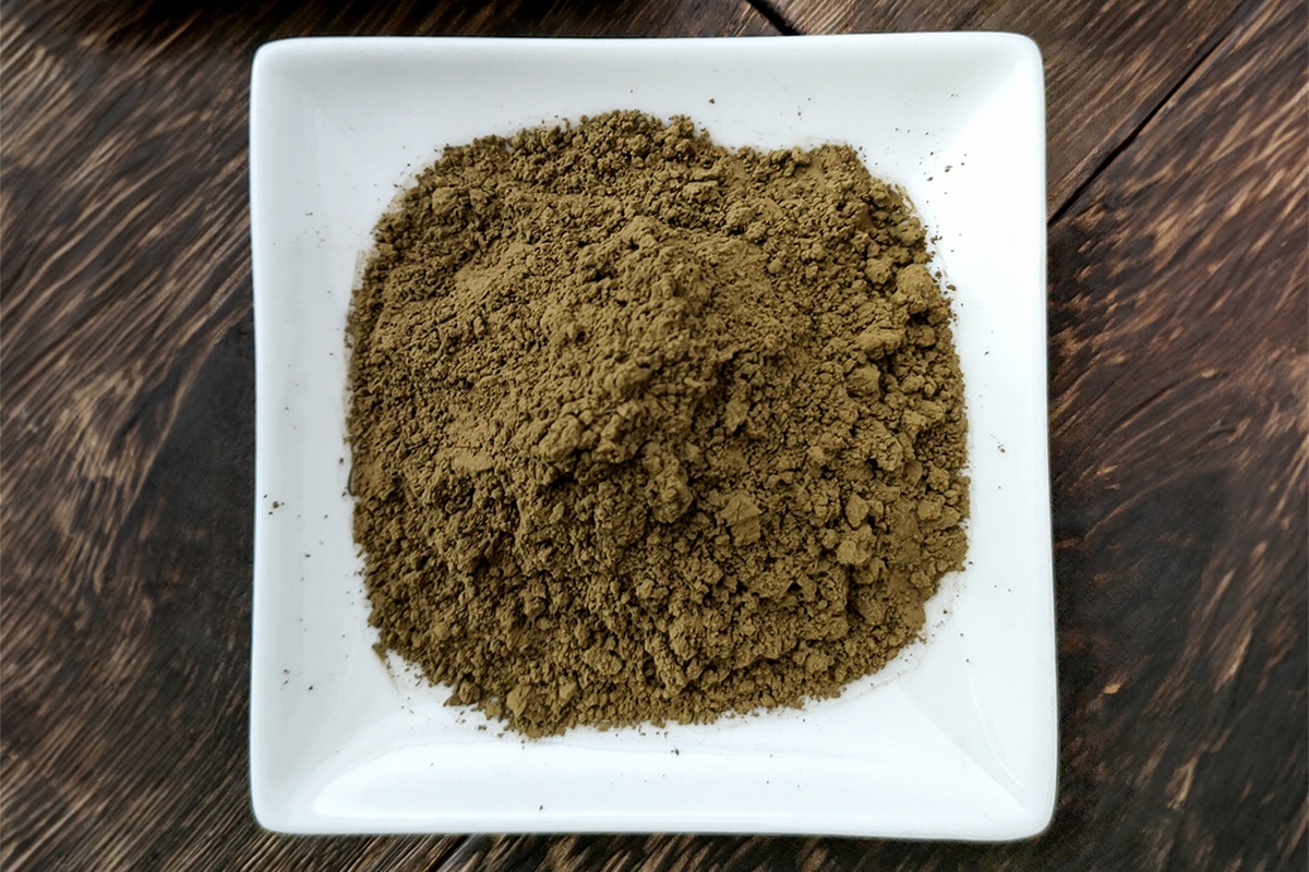 独自の焙煎方法で仕上げたほうじ茶を粉末に加工