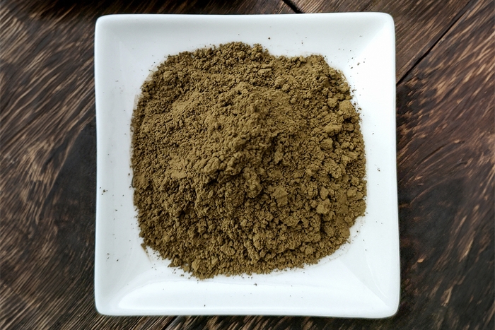 独自の焙煎方法で仕上げたほうじ茶を粉末に加工