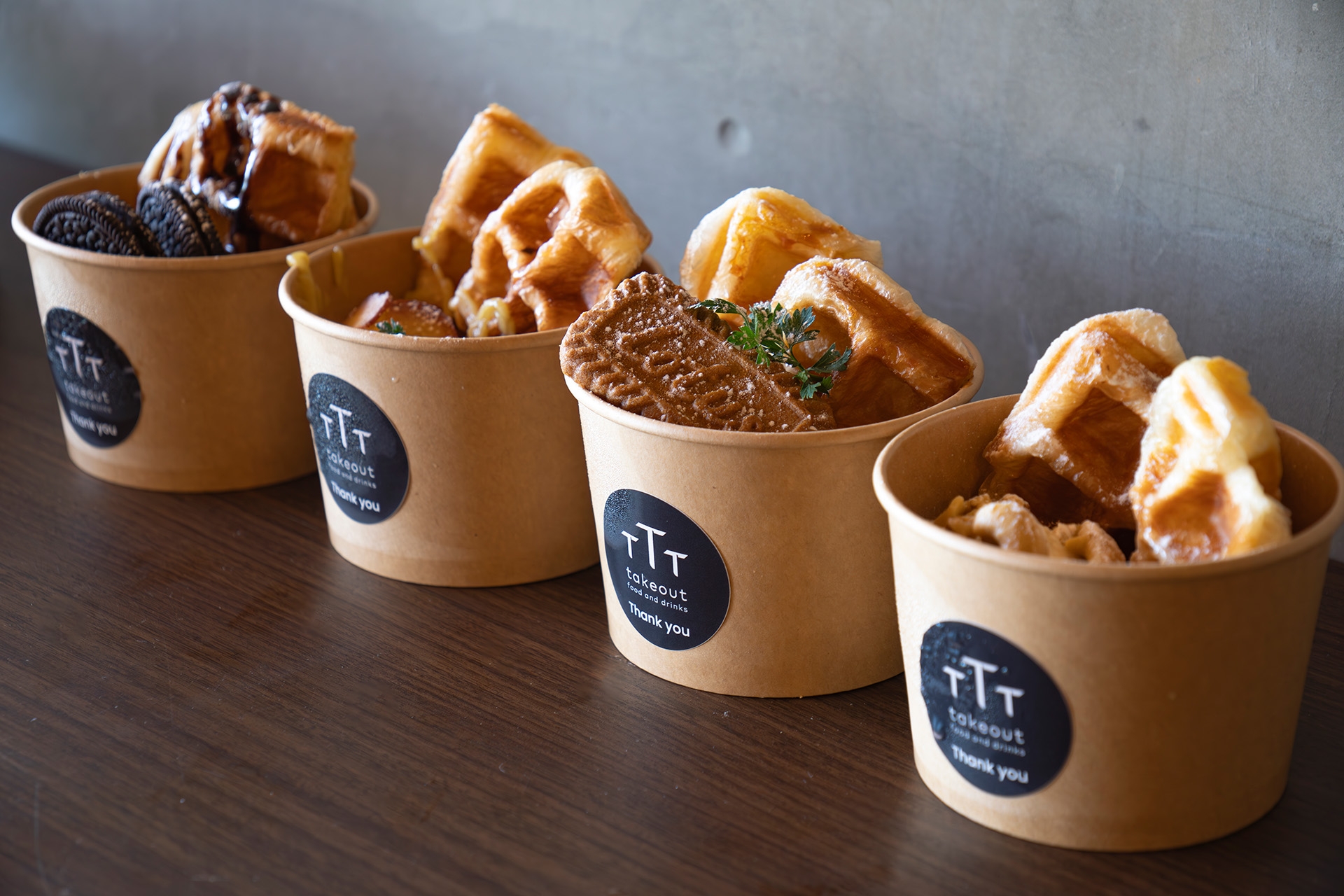 【BBQ&Co】明石公園内のカフェ&レストランTTT、秋限定のデザート『クロッフルアイス』販売開始!サクサク食感のクロッフルとひんやりアイスが絶妙な組み合わせ!