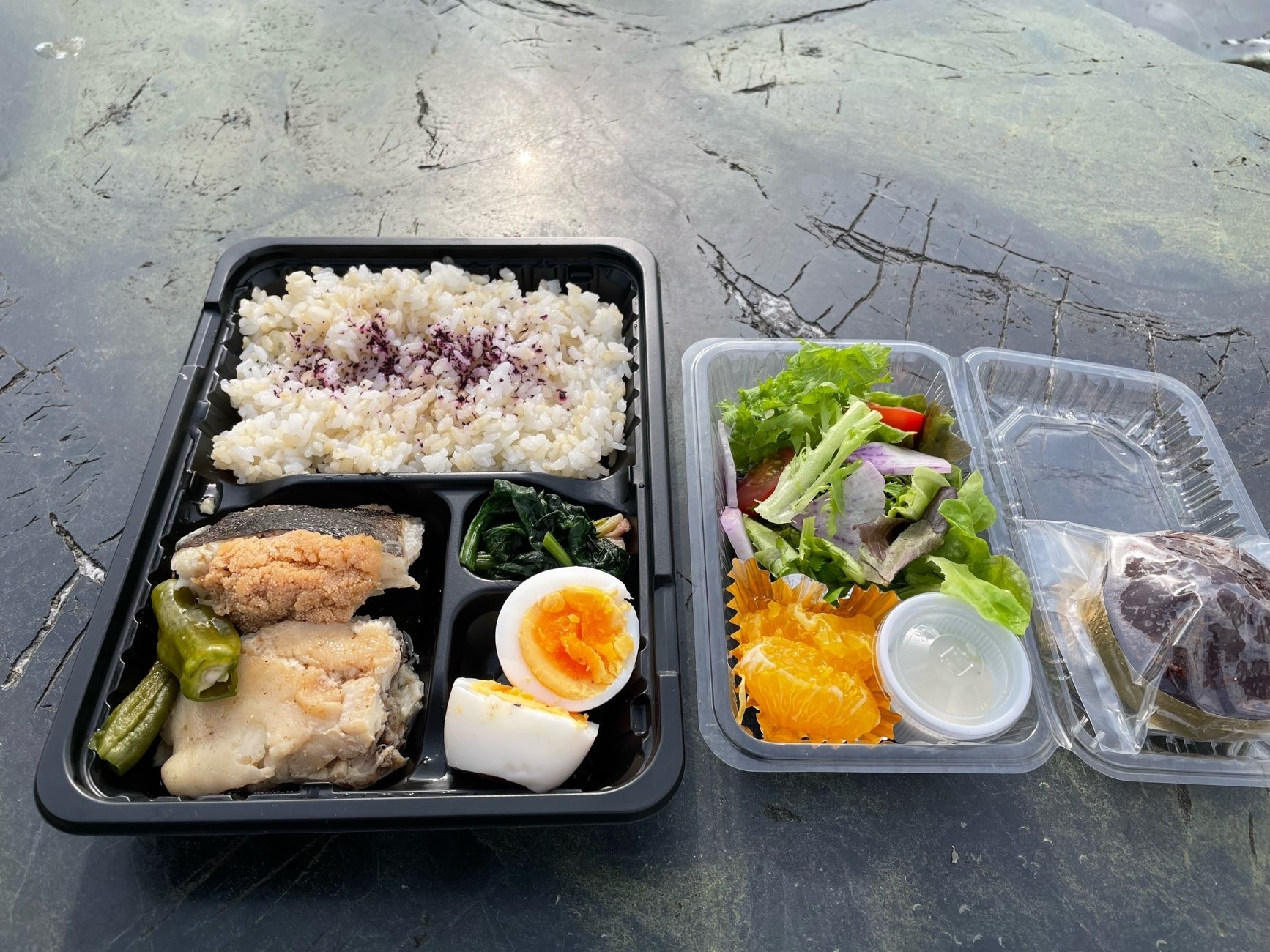 なめたガレイ弁当(サラダ付き)