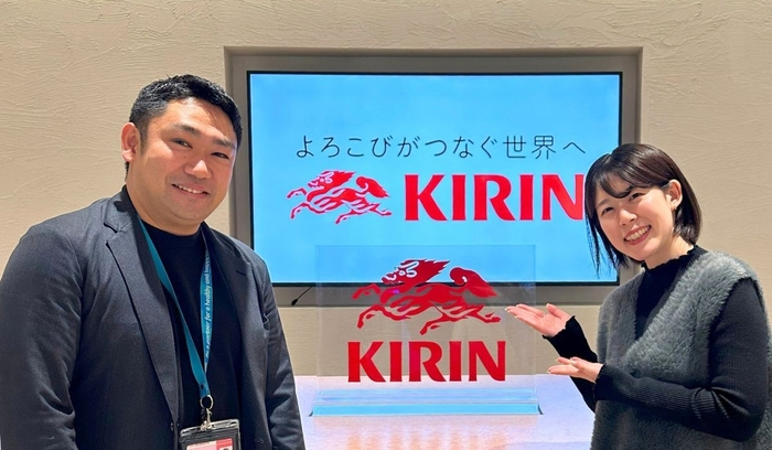 Cowellnex株式会社 兼 キリンホールディングス株式会社 ヘルスサイエンス事業部 新規事業グループ 浅見政和氏(写真左)、株式会社E-Grant マーケティング部 シニア 元吉(写真右)