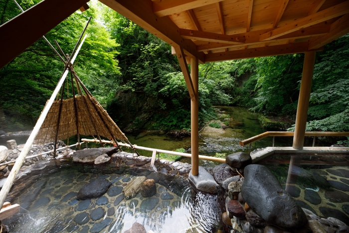 涼やかな川の音に癒される、広瀬川源流露天風呂