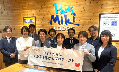 支援３団体とパリミキ横須賀店スタッフ