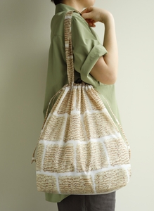 きんちゃく形にもなる麺柄エコバッグ