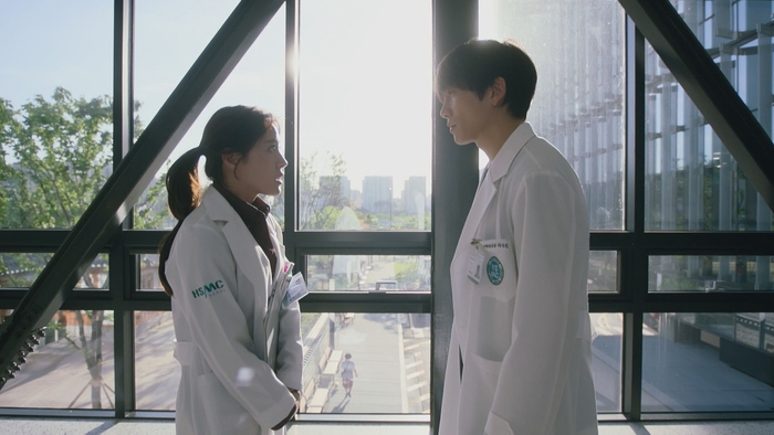 Ⓒ SBS 原作:久坂部 羊「神の手」(幻冬舎文庫)