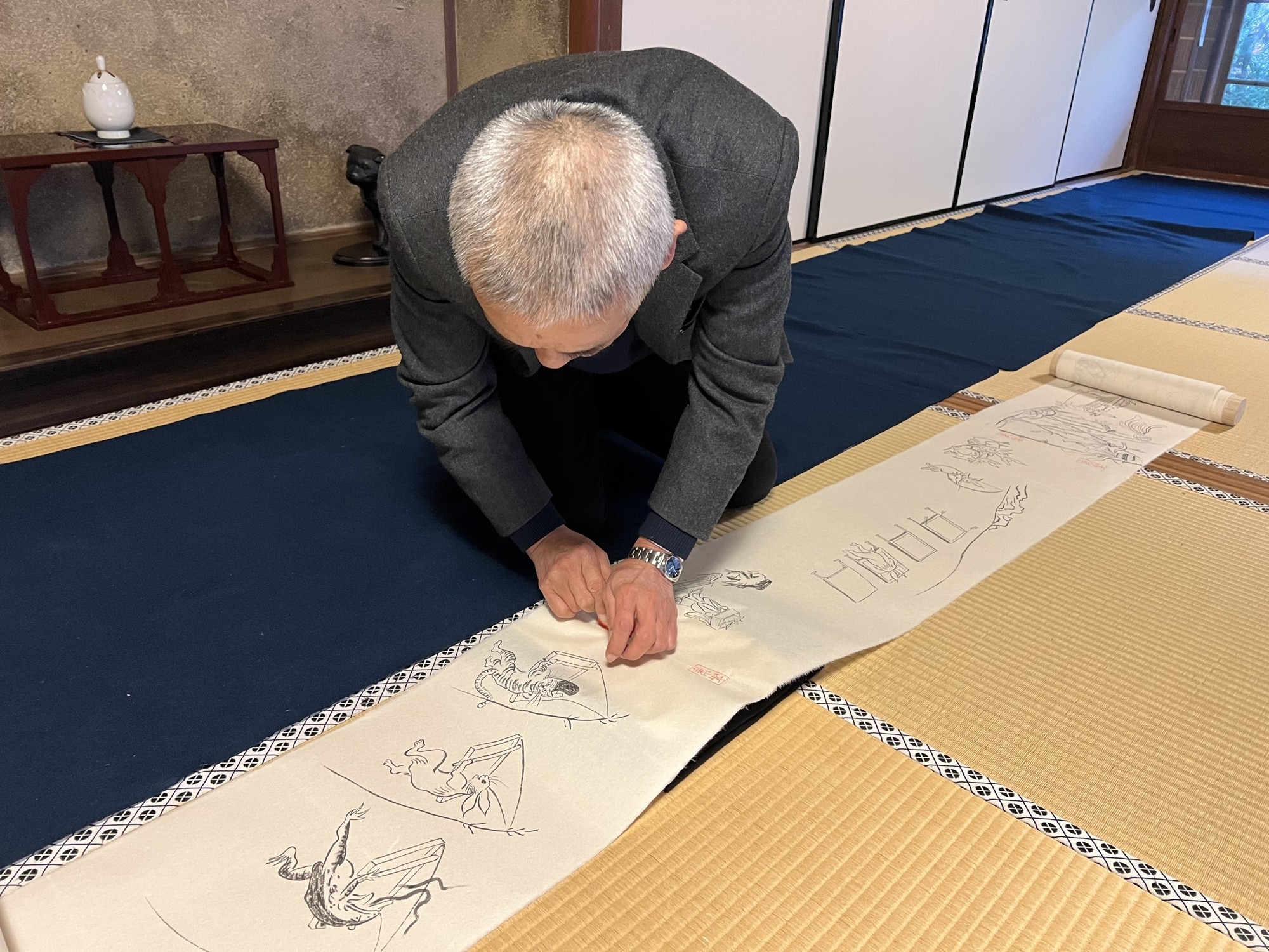 世界遺産 栂尾山 高山寺に、手漉き和紙絵巻『鳥獣戯画～手漉き和紙が