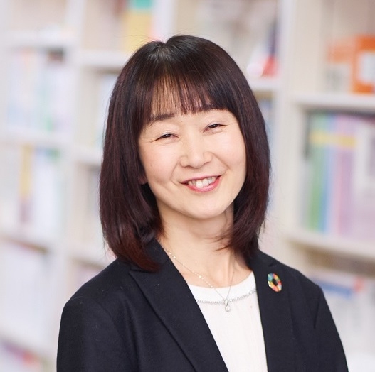 多摩大学大学院客員教授 石井富美