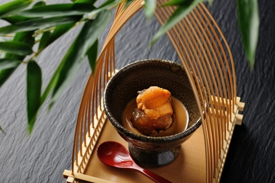 tkB7WZuZrFxpKUTBuMDr.jpg?w=940&h=940