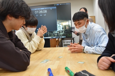 アイスブレイクは野田さん持参のカタカナ語を使わずに、お題のカタカナ語を当てる「かたかなーし」