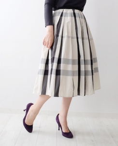 トレコードの神戸・山の手モノトーンチェックスカート