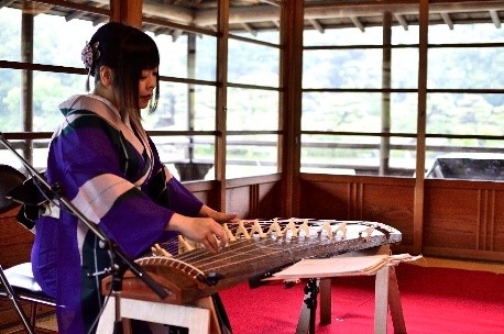 昨年の演奏会の様子(涼亭)