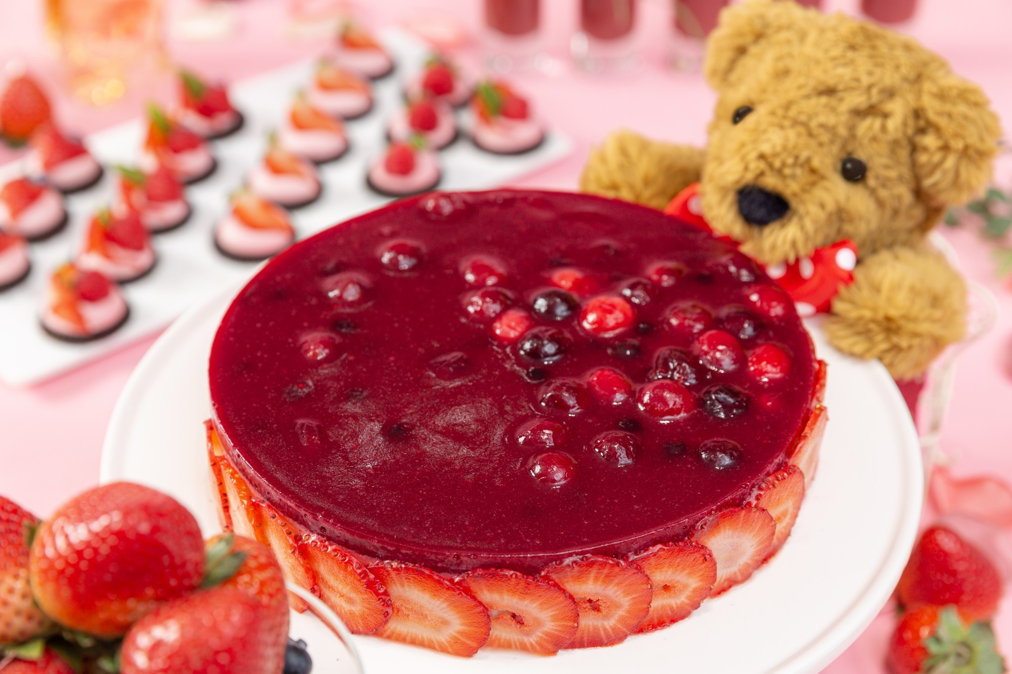 イチゴムースのケーキ