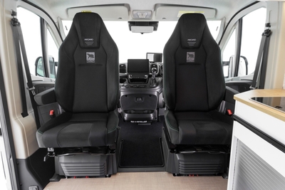 tt7c5rgfs38WZNefa4bs.jpg?w=940&h=940