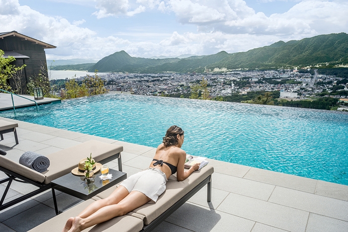 インフィニティープールでのひととき(イメージ)