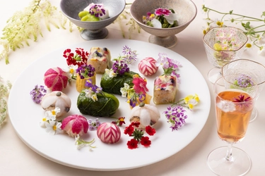 【星のや軽井沢】1日1組限定　新緑に囲まれた水上の特別席で手毬寿司などを楽しむ「プライベート花朝食」実施｜期間：2022年5月15日～6月15日