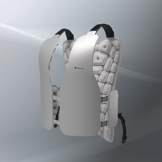 ファン付き作業服では防げなかった現場の熱中症に。特許技術搭載の冷却