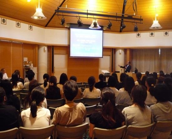 「子育ての『困った』を解決するための視点とコツ」 近畿大学附属幼稚園×心理臨床・教育相談センターによる講演会