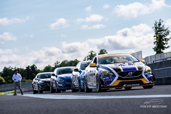 ピットロードのマシン