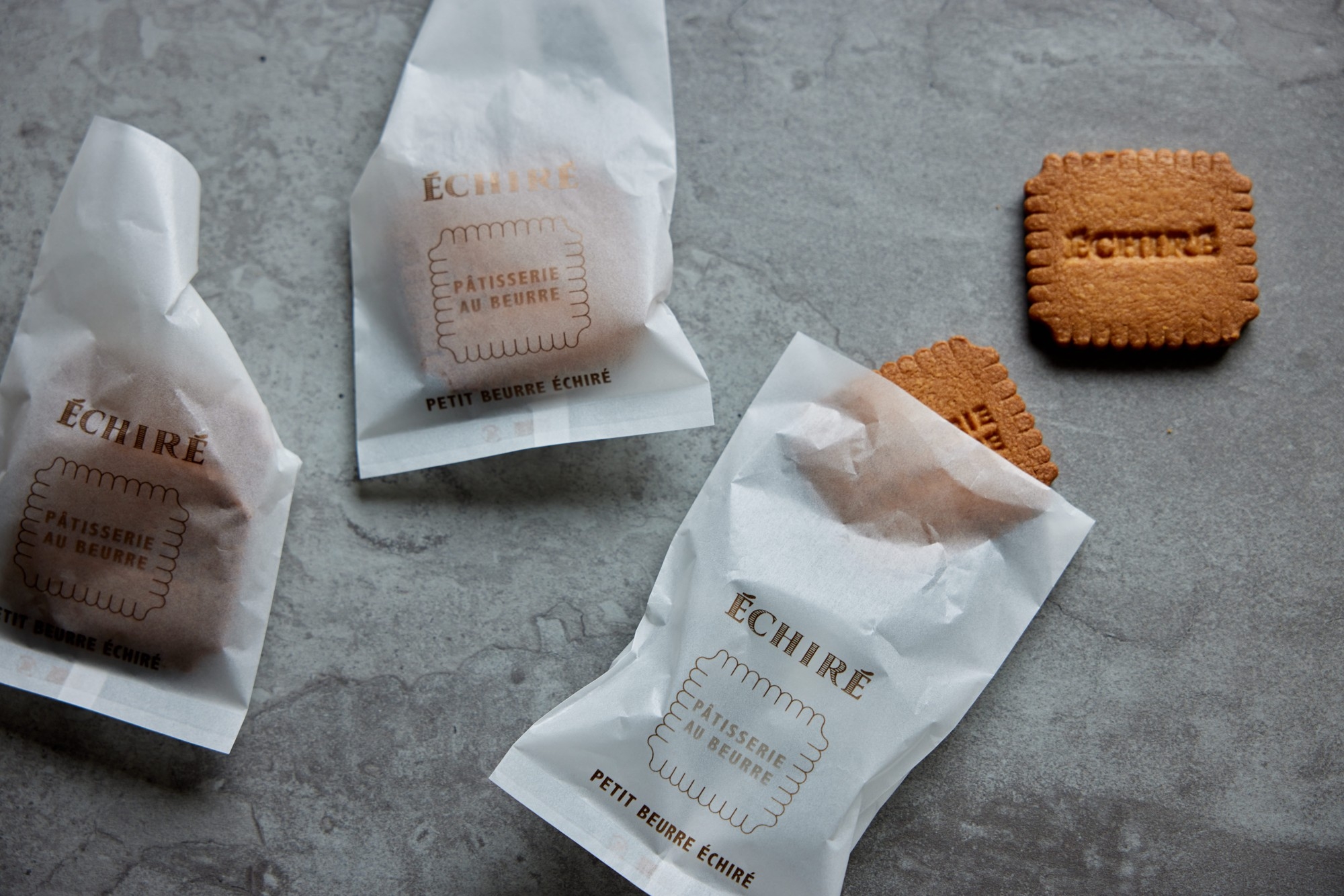 エシレ・パティスリー オ ブール　
大好評！できたてサブレが首都圏3店舗に待望の登場
「プティブール・エシレ（2枚入）」2026年4月1日（水）新発売