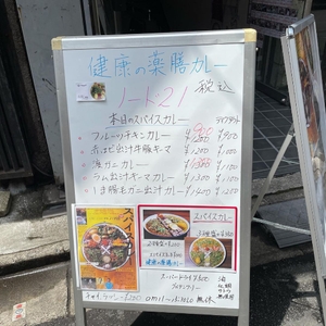 uCXAQGymCoG7JJN36Fjh.jpg?w=940&h=940