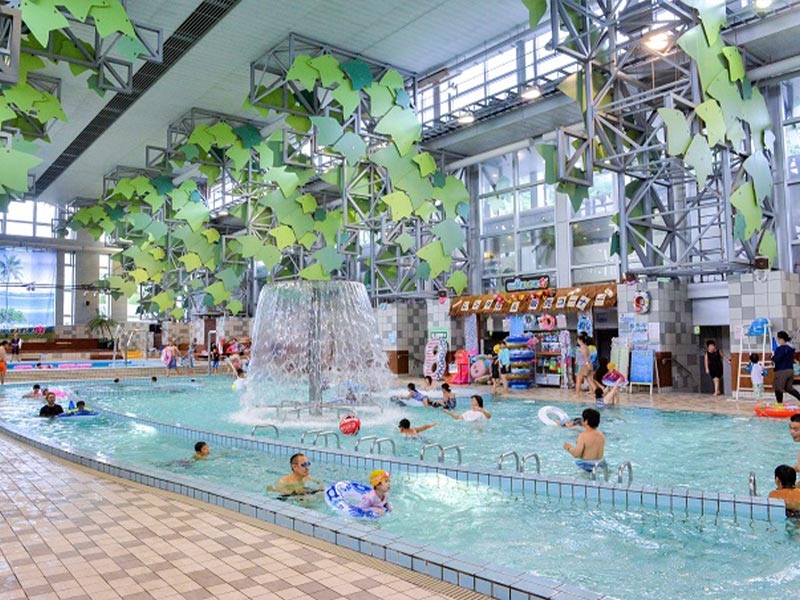 南国ムード溢れる屋内